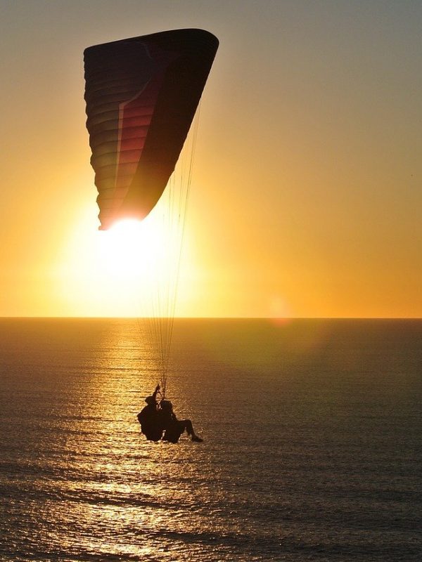 paragliding-918721_1280